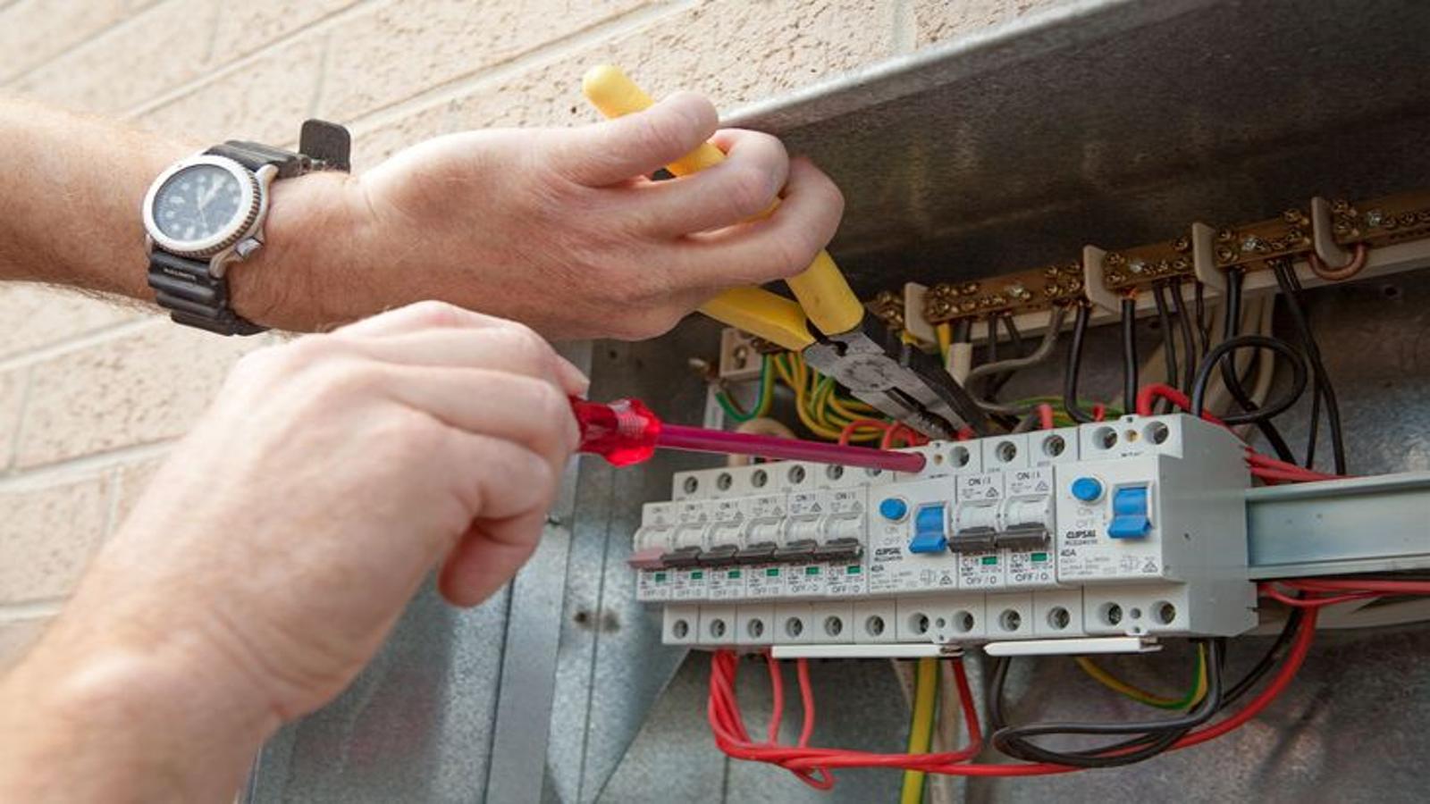 Circuit breaker repair & replacement